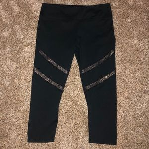 ✨ Fabletics Cropped Yoga Pants! ✨